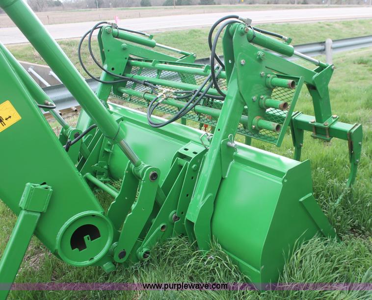 image for item H3734 2010 John Deere 746 loader