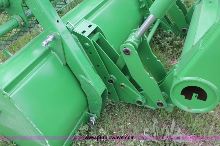 image for item H3734 2010 John Deere 746 loader