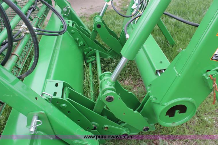 image for item H3734 2010 John Deere 746 loader