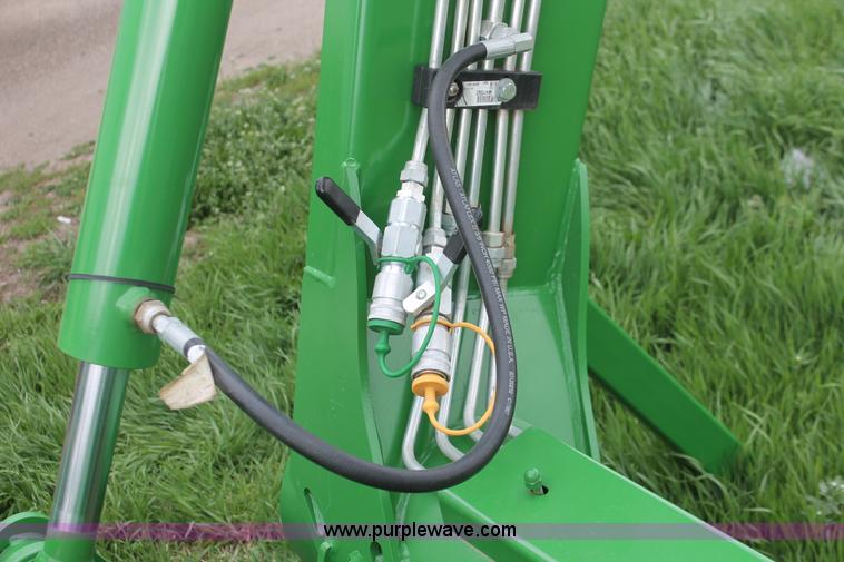 image for item H3734 2010 John Deere 746 loader