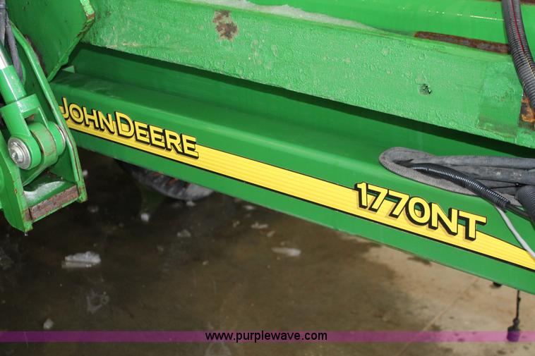 image for item H3742 2008 John Deere 1770NT planter
