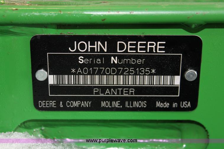 image for item H3742 2008 John Deere 1770NT planter