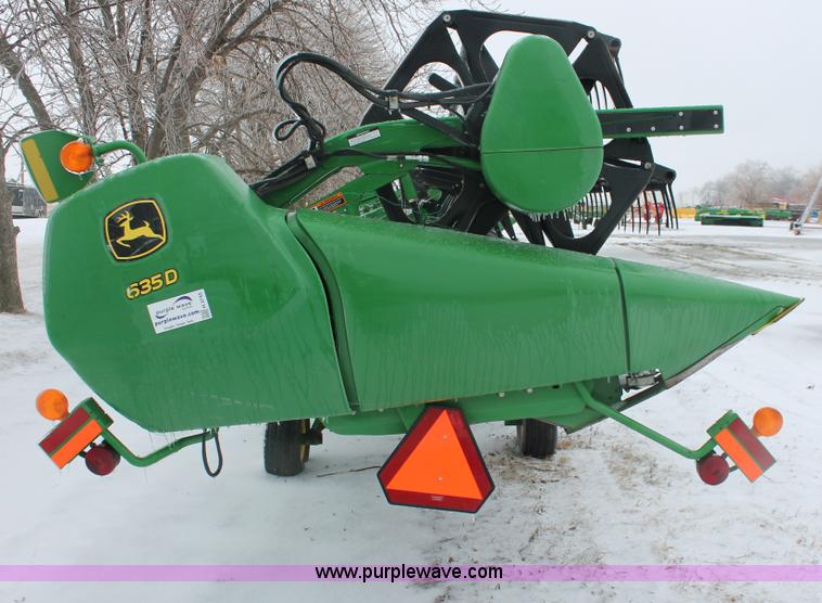 image for item H3745 2010 John Deere 635D HydraFloat draper head