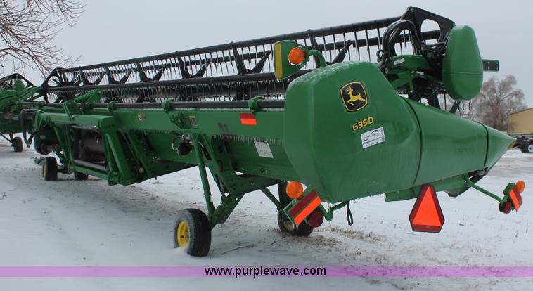 image for item H3745 2010 John Deere 635D HydraFloat draper head