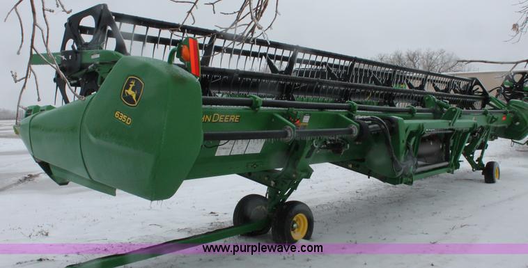 image for item H3745 2010 John Deere 635D HydraFloat draper head