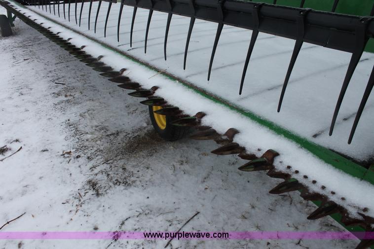 image for item H3745 2010 John Deere 635D HydraFloat draper head