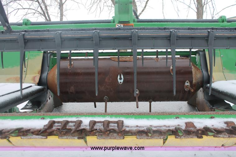 image for item H3745 2010 John Deere 635D HydraFloat draper head