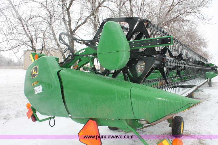 image for item H3745 2010 John Deere 635D HydraFloat draper head