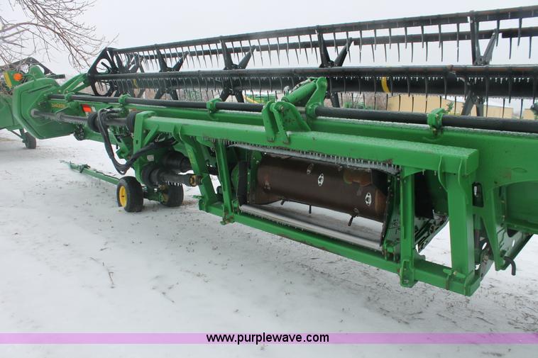 image for item H3745 2010 John Deere 635D HydraFloat draper head