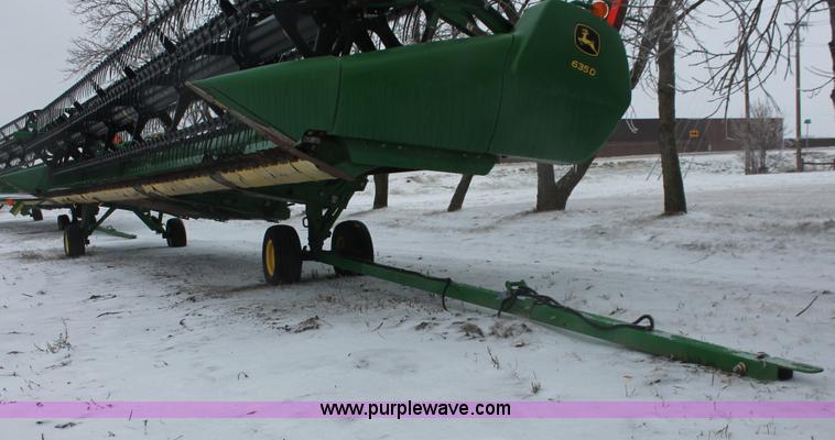 image for item H3745 2010 John Deere 635D HydraFloat draper head