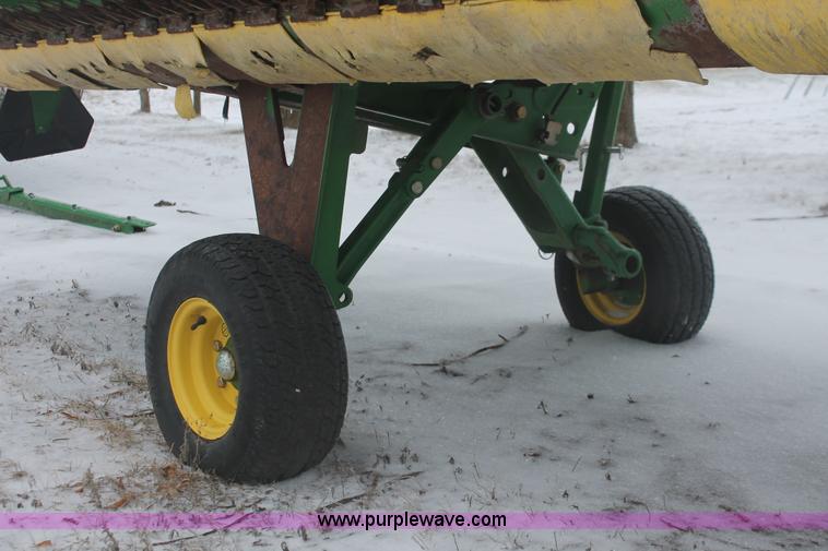 image for item H3745 2010 John Deere 635D HydraFloat draper head