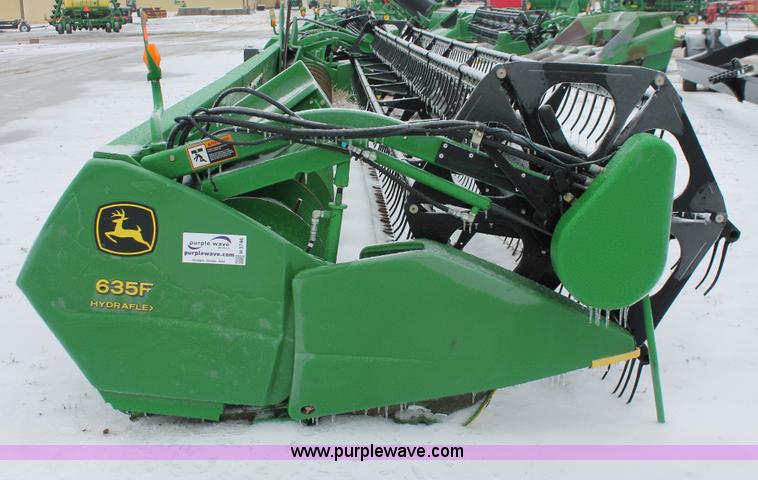 image for item H3746 2004 John Deere 635F HydraFlex platform header