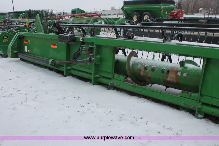 image for item H3746 2004 John Deere 635F HydraFlex platform header