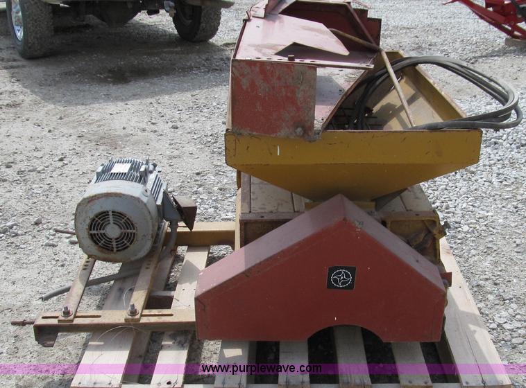 image for item O9167 Peerless 2001 roller mill