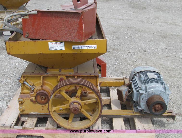 image for item O9167 Peerless 2001 roller mill