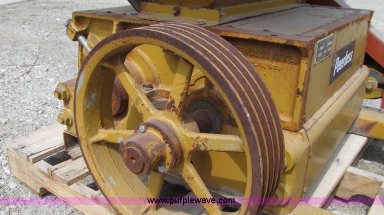 image for item O9167 Peerless 2001 roller mill