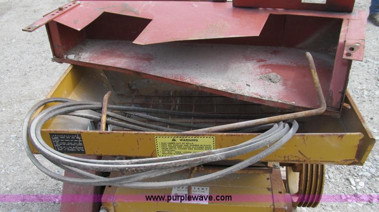 image for item O9167 Peerless 2001 roller mill