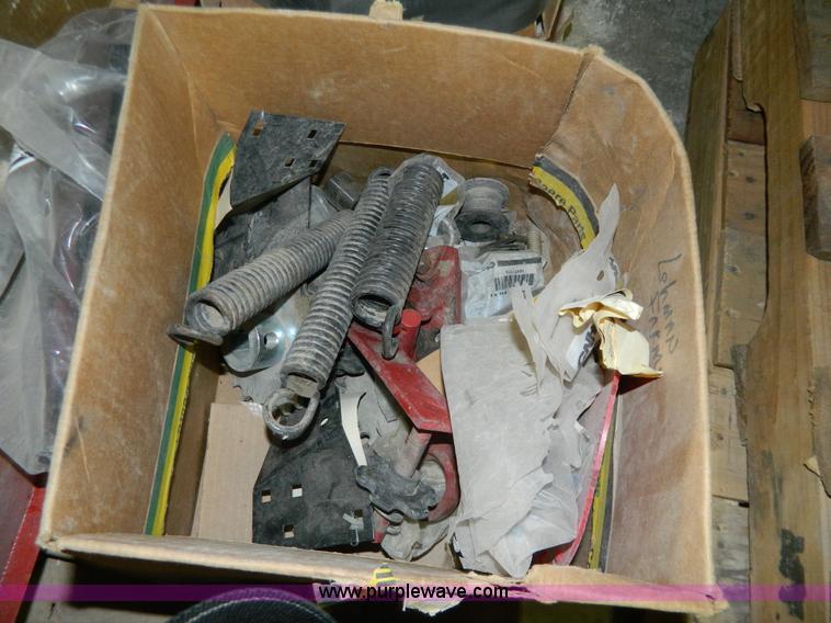 image for item W9018 Assorted Case IH 950 to 955 planter parts