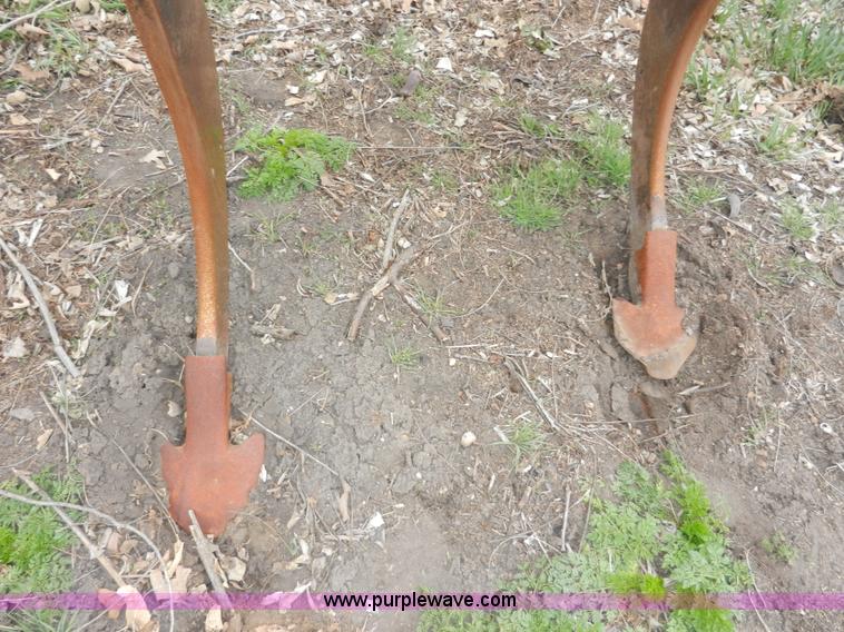 image for item X9585 John Deere 900 five shank ripper