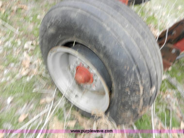 image for item X9586 Case IH 7500 Vari-width four bottom plow