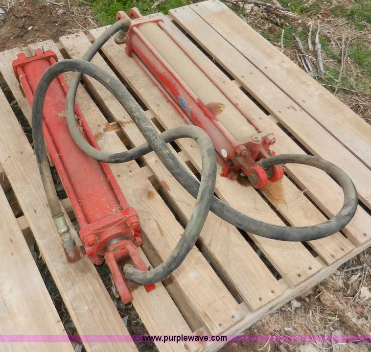 image for item X9593 (2) Yetter drill markers