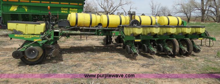 image for item B4714 2002 John Deere 1770 Conservation planter