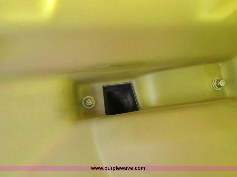 image for item B4714 2002 John Deere 1770 Conservation planter