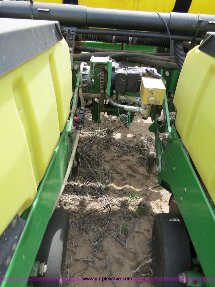image for item B4714 2002 John Deere 1770 Conservation planter