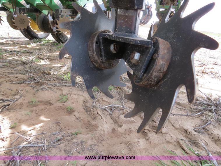 image for item B4714 2002 John Deere 1770 Conservation planter