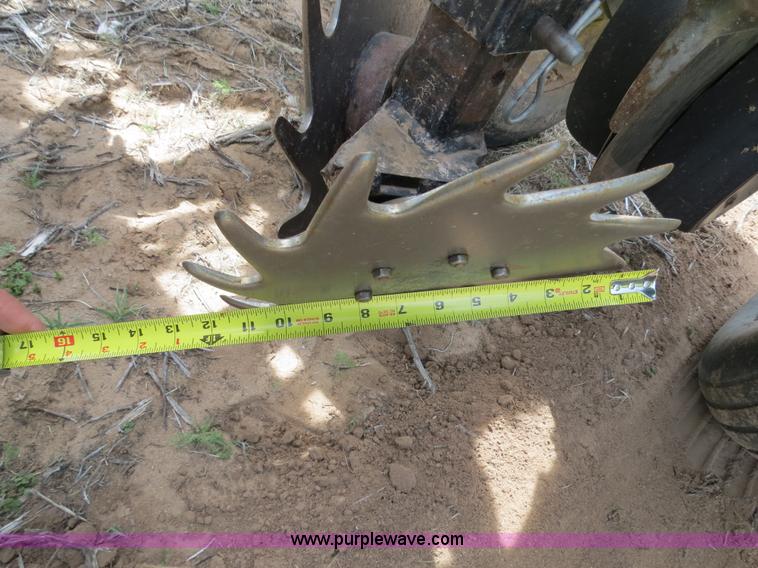 image for item B4714 2002 John Deere 1770 Conservation planter