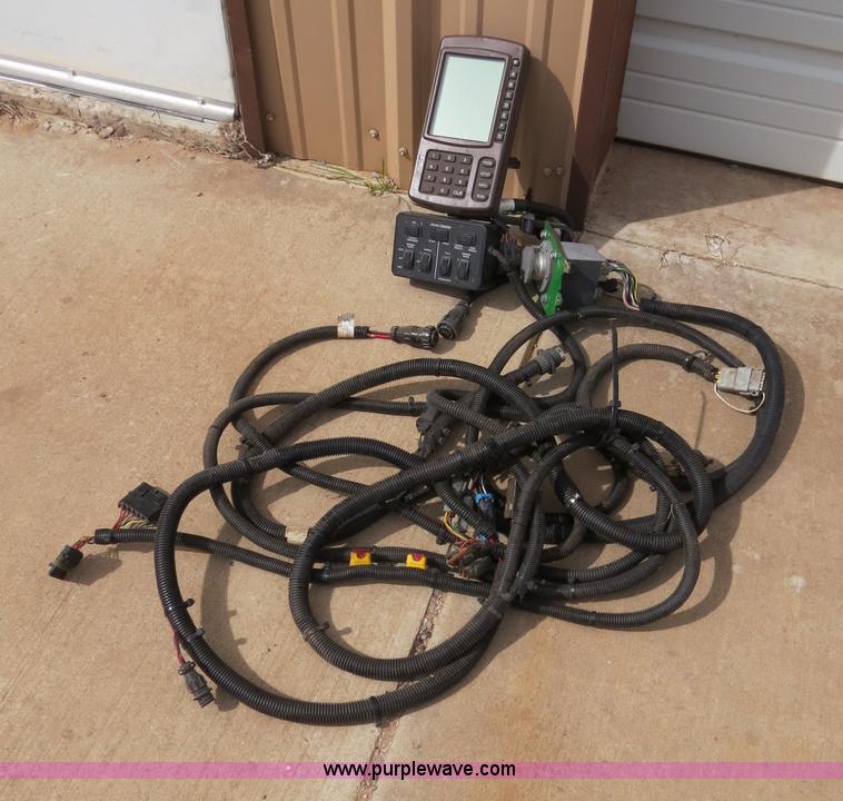 image for item B4714 2002 John Deere 1770 Conservation planter