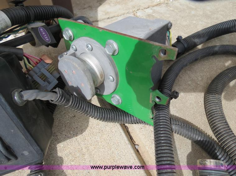 image for item B4714 2002 John Deere 1770 Conservation planter