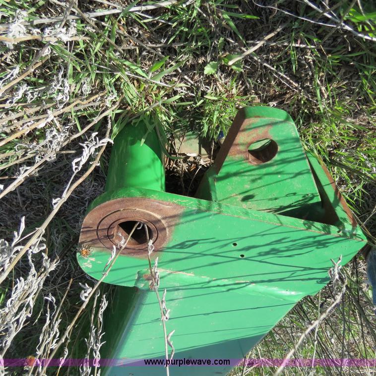 image for item B4714 2002 John Deere 1770 Conservation planter