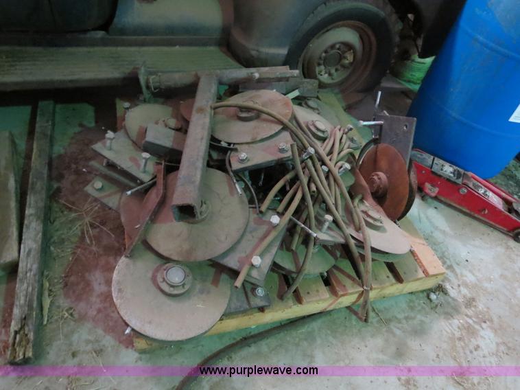 image for item B4714 2002 John Deere 1770 Conservation planter