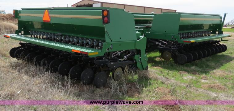 image for item B4718 2003 Great Plains 3S-4000 drill