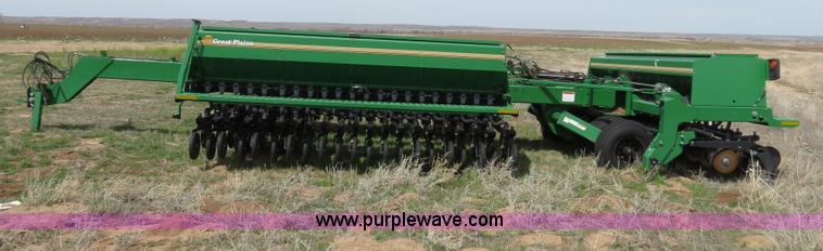 image for item B4718 2003 Great Plains 3S-4000 drill