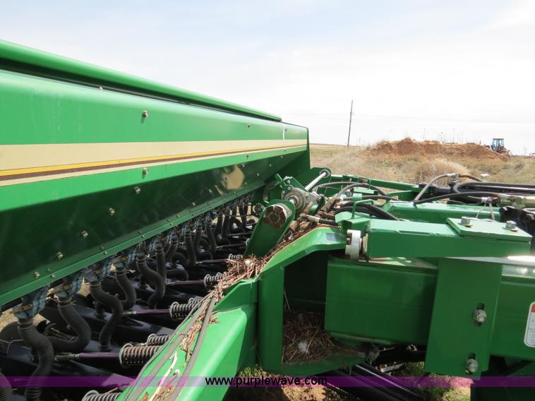 image for item B4718 2003 Great Plains 3S-4000 drill