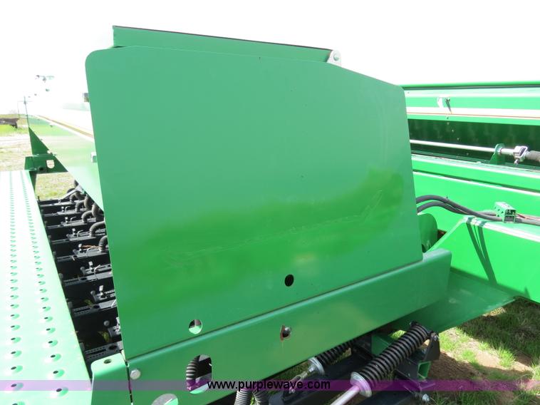 image for item B4718 2003 Great Plains 3S-4000 drill