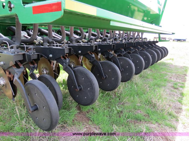 image for item B4718 2003 Great Plains 3S-4000 drill