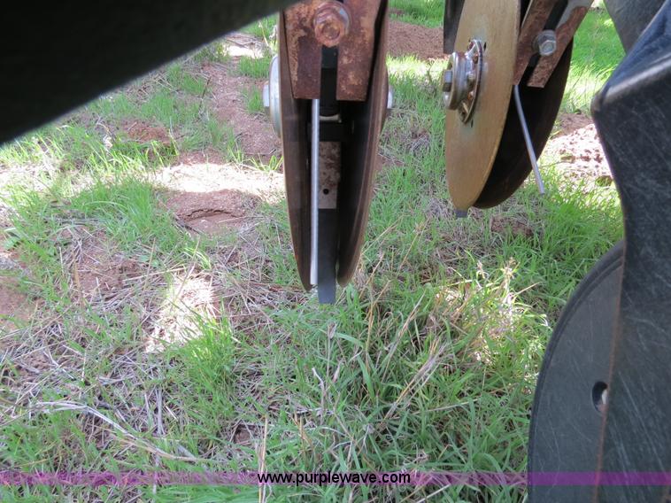 image for item B4718 2003 Great Plains 3S-4000 drill