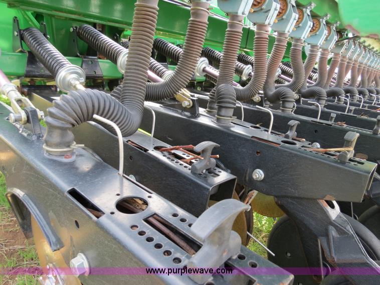 image for item B4718 2003 Great Plains 3S-4000 drill