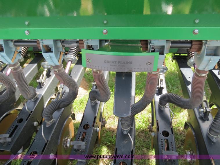 image for item B4718 2003 Great Plains 3S-4000 drill