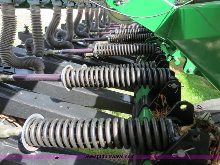 image for item B4718 2003 Great Plains 3S-4000 drill