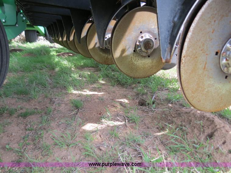 image for item B4718 2003 Great Plains 3S-4000 drill