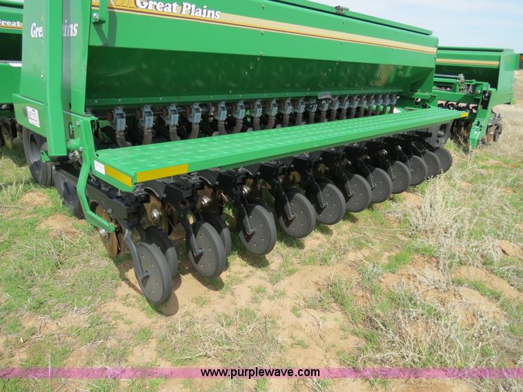 image for item B4718 2003 Great Plains 3S-4000 drill