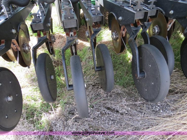 image for item B4718 2003 Great Plains 3S-4000 drill