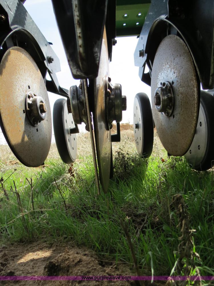 image for item B4718 2003 Great Plains 3S-4000 drill