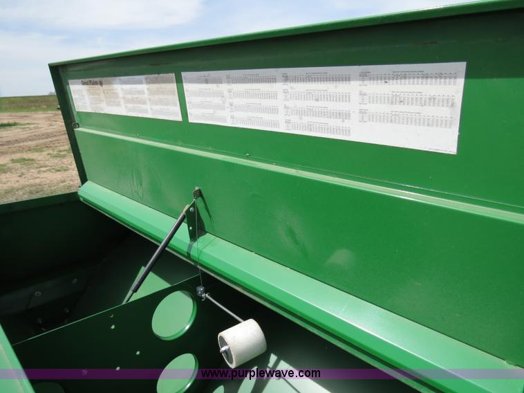 image for item B4718 2003 Great Plains 3S-4000 drill