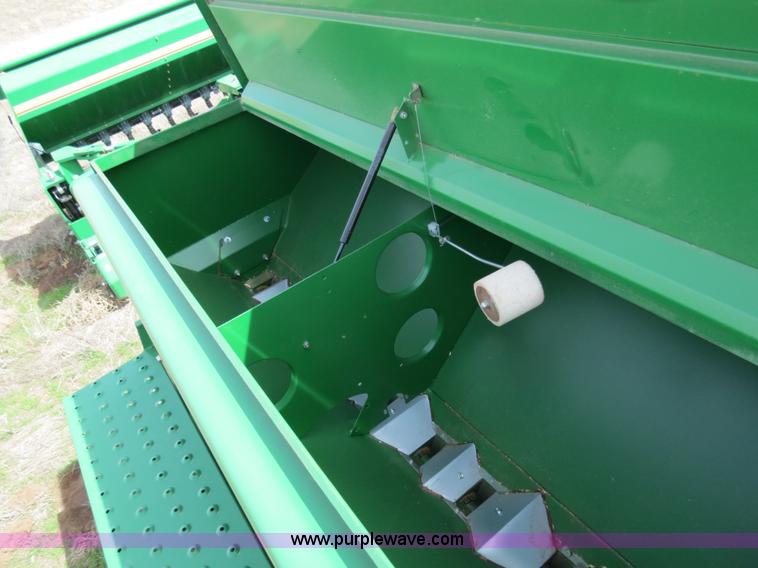 image for item B4718 2003 Great Plains 3S-4000 drill