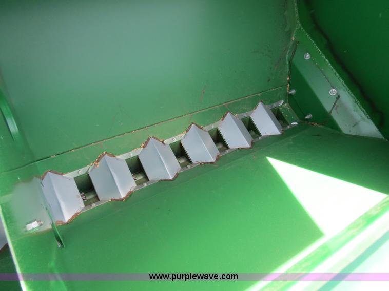 image for item B4718 2003 Great Plains 3S-4000 drill